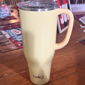 40oz Swig Yellow Tumbler with Handle. Cross posted